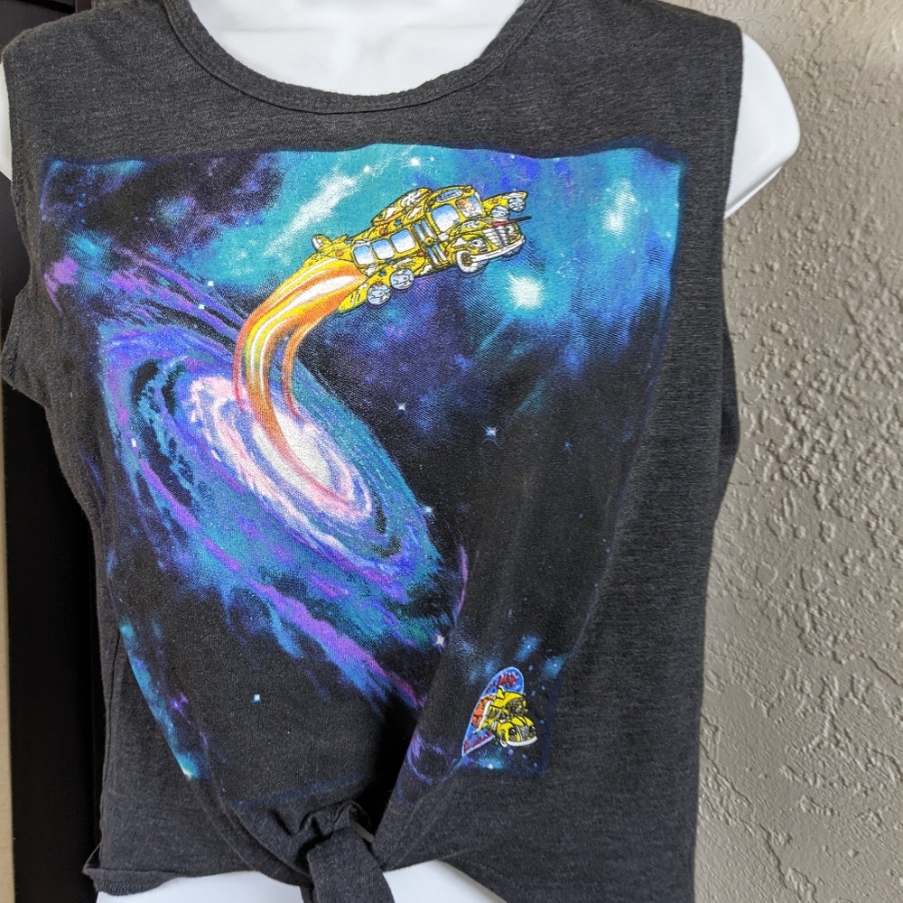 The Magic Bus Latte Love Cropped Tshirt Size Medium. Tie in front